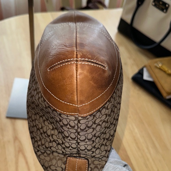 Coach 2000 Brown Signature Shoulder Bag - Picture 8 of 11